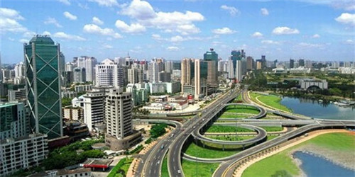 特色火锅有没有值得加盟的品牌，加盟胡格格火锅开店什么位置好