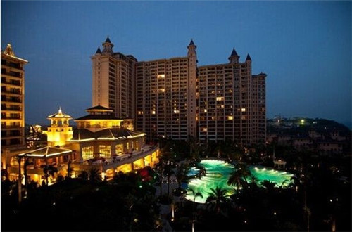 手拿仙桃的老神仙是谁（手捧仙桃全身毛是什么动物）